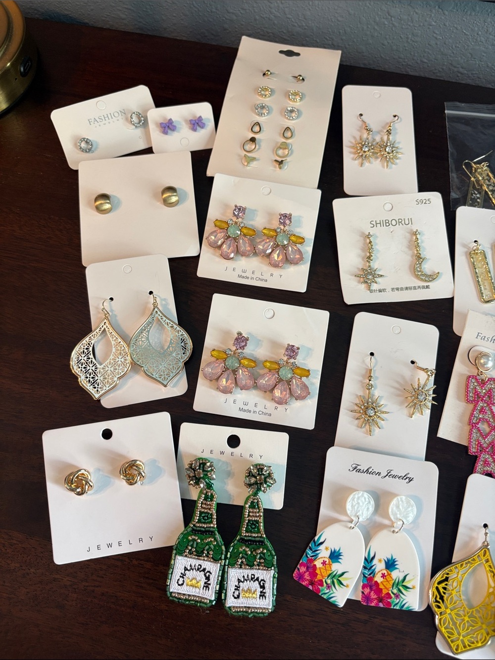 Lot of women’s fashion earrings - Picture 14 of 17